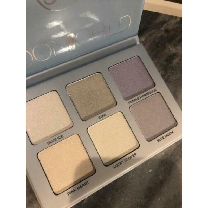 Anastasia highlighter palette / MOONCHILD