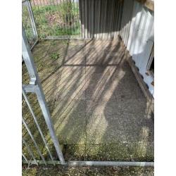 te koop hondenkennel