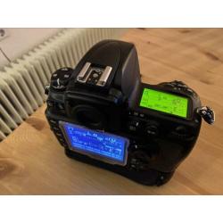 Nikon D700 + MB-D10 Battery Grip