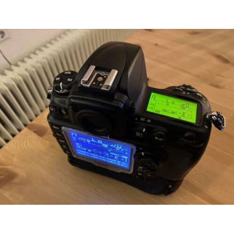 Nikon D700 + MB-D10 Battery Grip