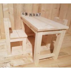 speeltafel met stoeltjes, handgemaakt van steigerhout