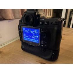 Nikon D700 + MB-D10 Battery Grip