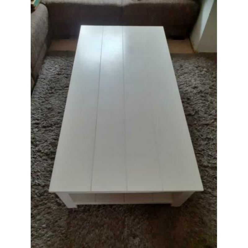 mooie witte salontafel Riviera Maison style.
