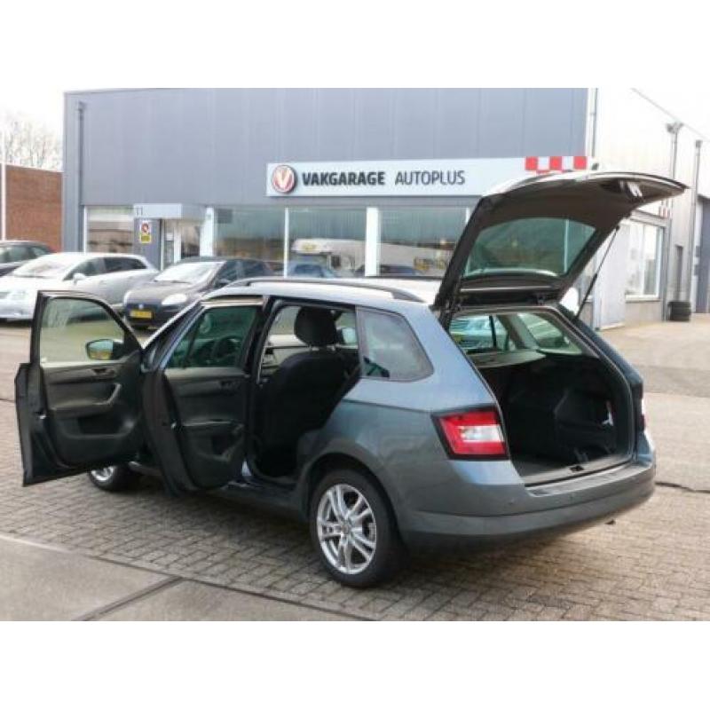 Skoda Fabia Combi 1.2 TSI Ambition , Als nieuw / Incl. Winte