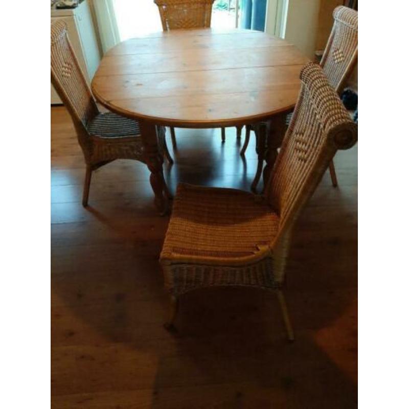 GRENEN eetkamertafel ( 4-6 pers )