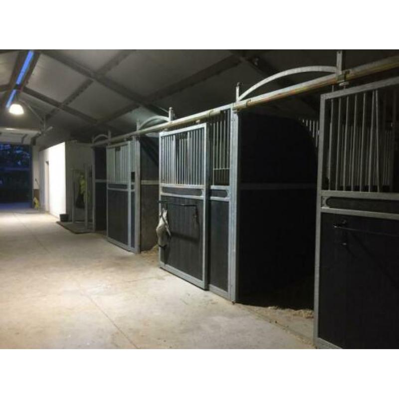 Paarden/pony stal/ box te huur