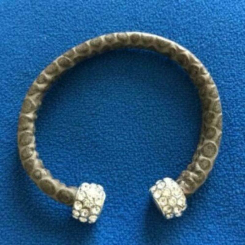 Pandora bedel met emaille hartjes