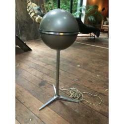 Vintage Grundig Audiorama 8000, op statief