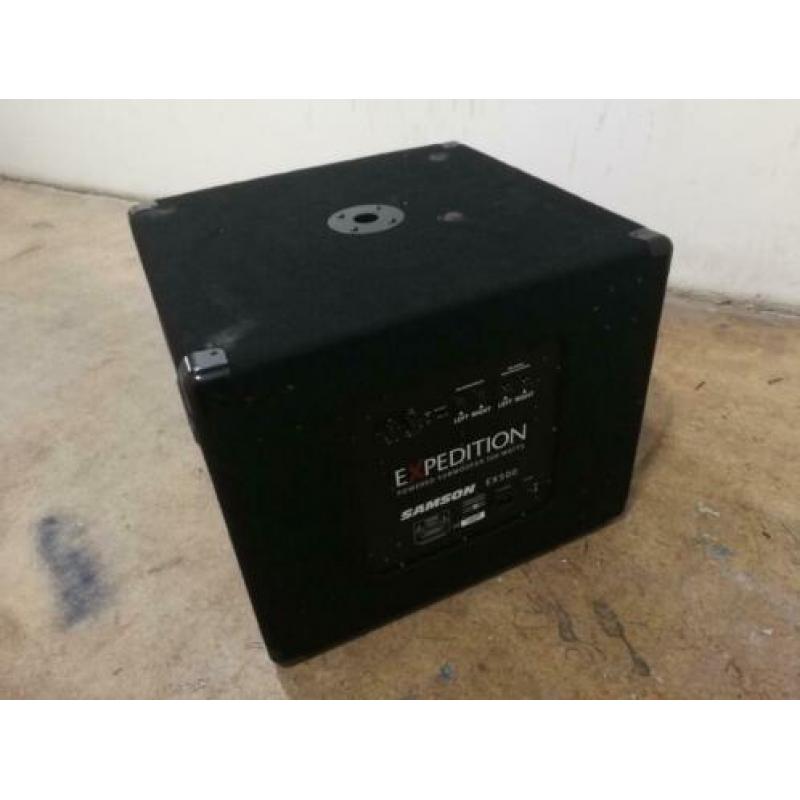 occasion 2 x samson 500 watt powered basboxen v. bodemprijs!