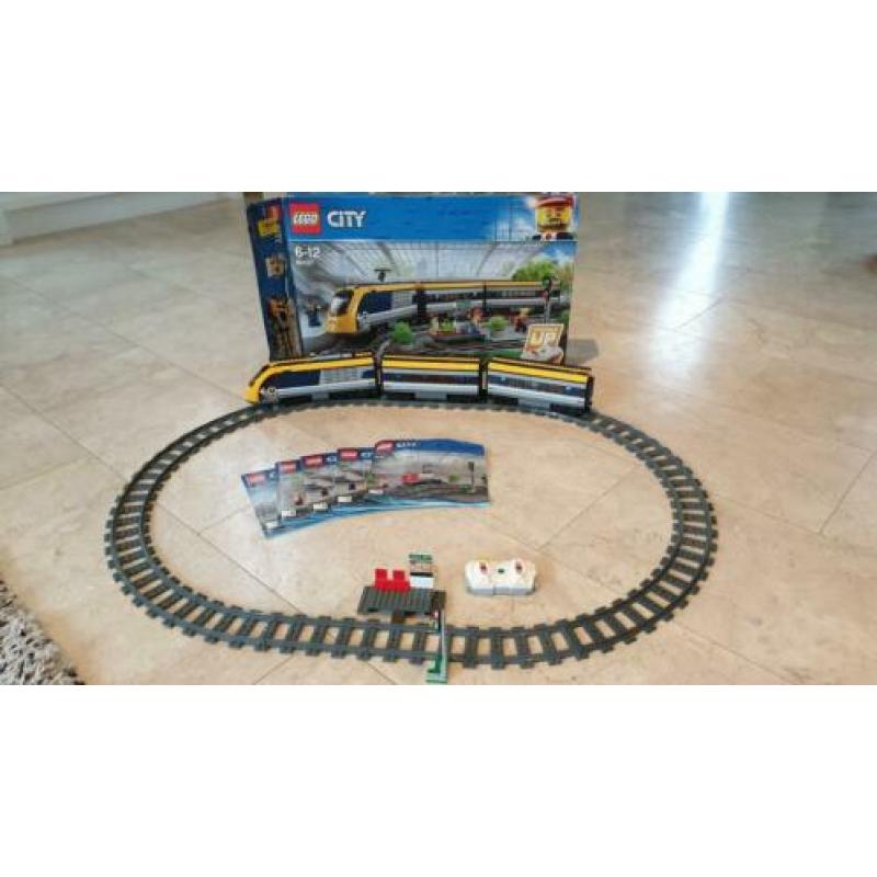 Lego City passagierstrein 60197 compleet
