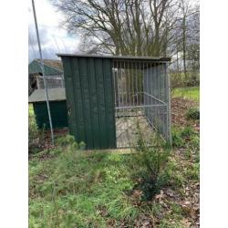 te koop hondenkennel