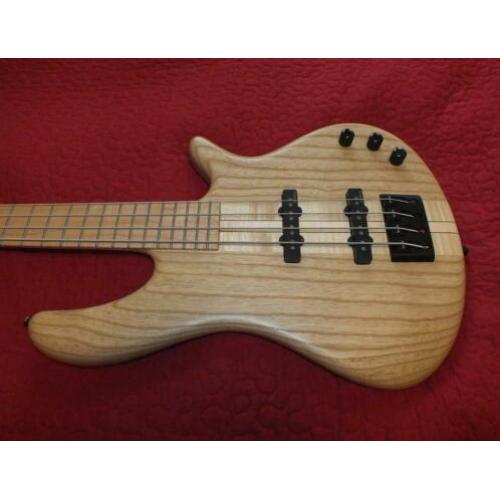 GMR Soundboard Custom Jazz 4 - Ash/Maple/EMG-JVX