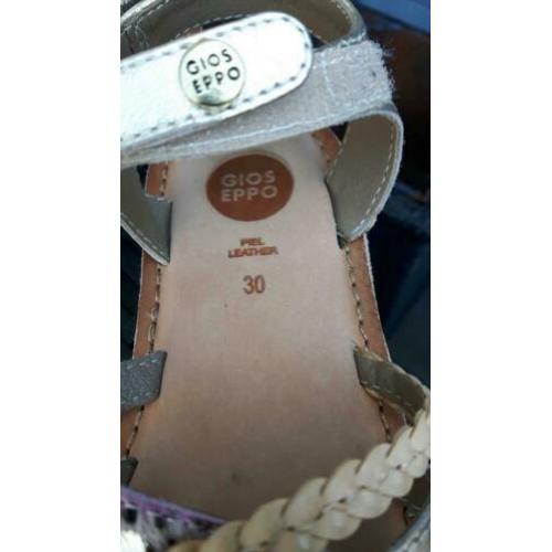 Te koop sandalen 1 x gedragen