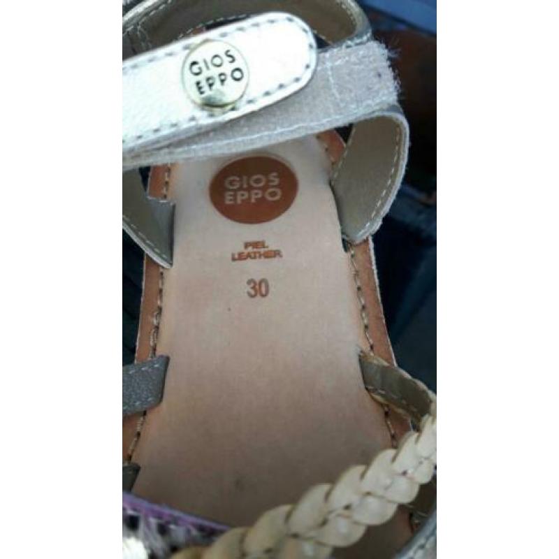Te koop sandalen 1 x gedragen