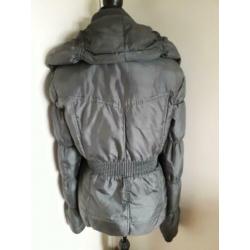 Leuke grijze gewatteerde winter jas, maat XL