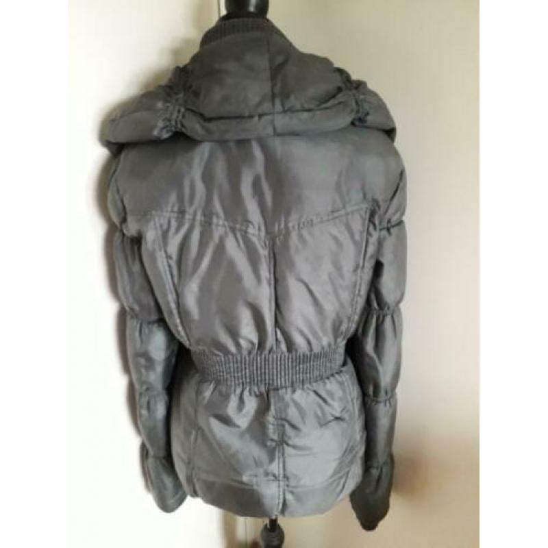 Leuke grijze gewatteerde winter jas, maat XL