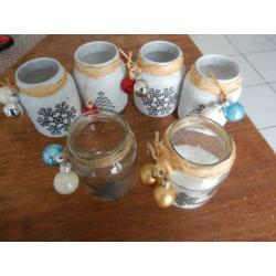 Diverse potjes met kerstmotief.