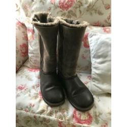 EMU donker bruine volledige leren laars met rits mt.39 nieuw