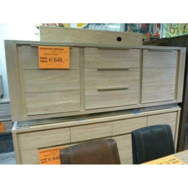 Nieuwe natural grey elmhouten uitschuiftafel, 140 bij 160cm