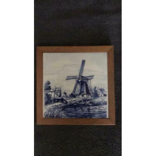 Delfts blauw tegeltje met molen ingelijst