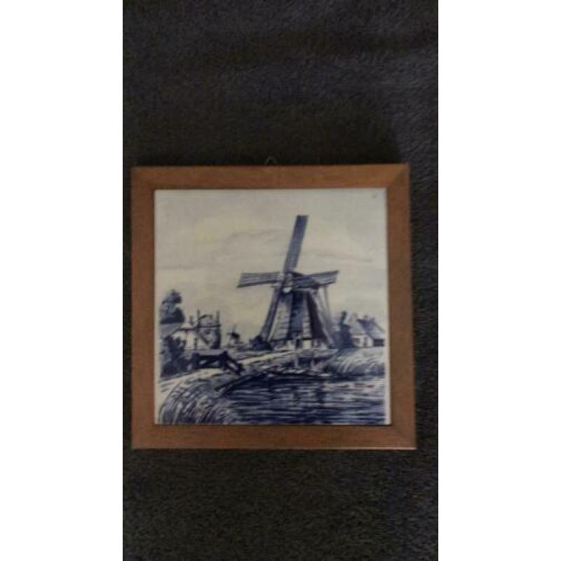 Delfts blauw tegeltje met molen ingelijst