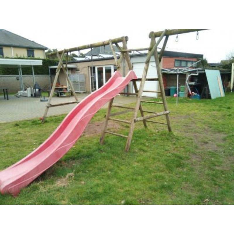 Schommel en glijbaan