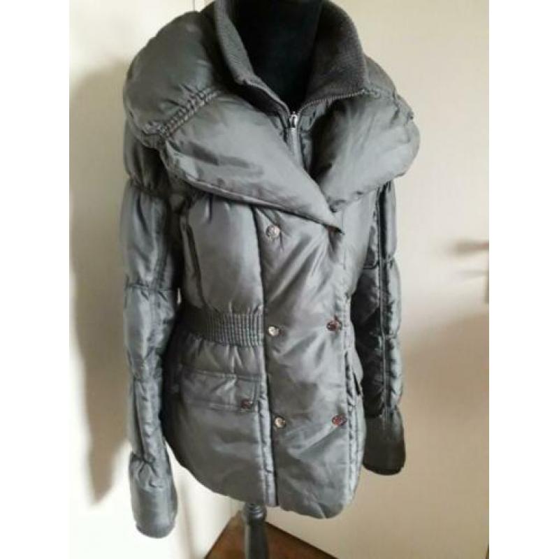 Leuke grijze gewatteerde winter jas, maat XL