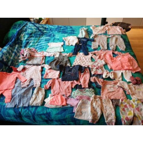 Grote stapel babykleding meisje maatje 56