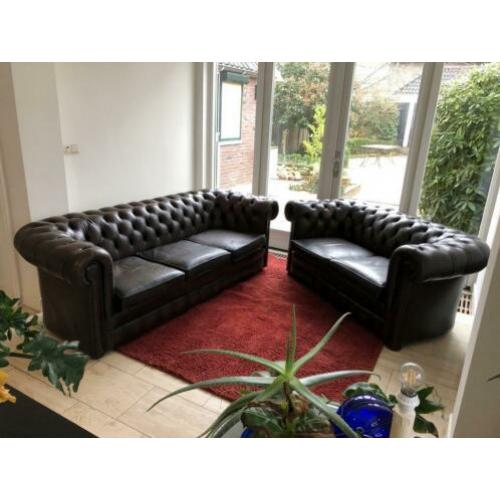 2+3 Chesterfield banken donkerbruin leer patina! Engels sofa