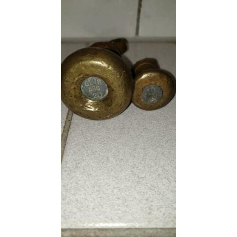 2 Engelse brons bel gewichten