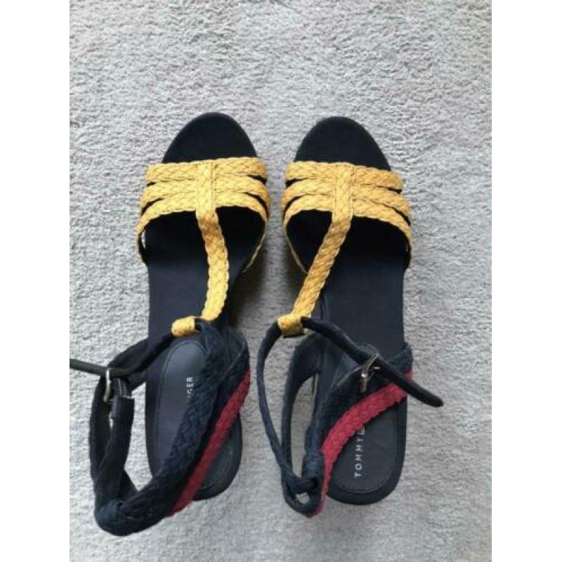 Nieuwe Tommy Hilfiger sleehakken sandalen