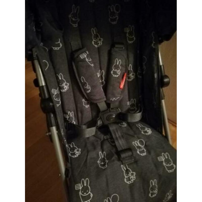 Leuke nijntje buggy met voetenzak