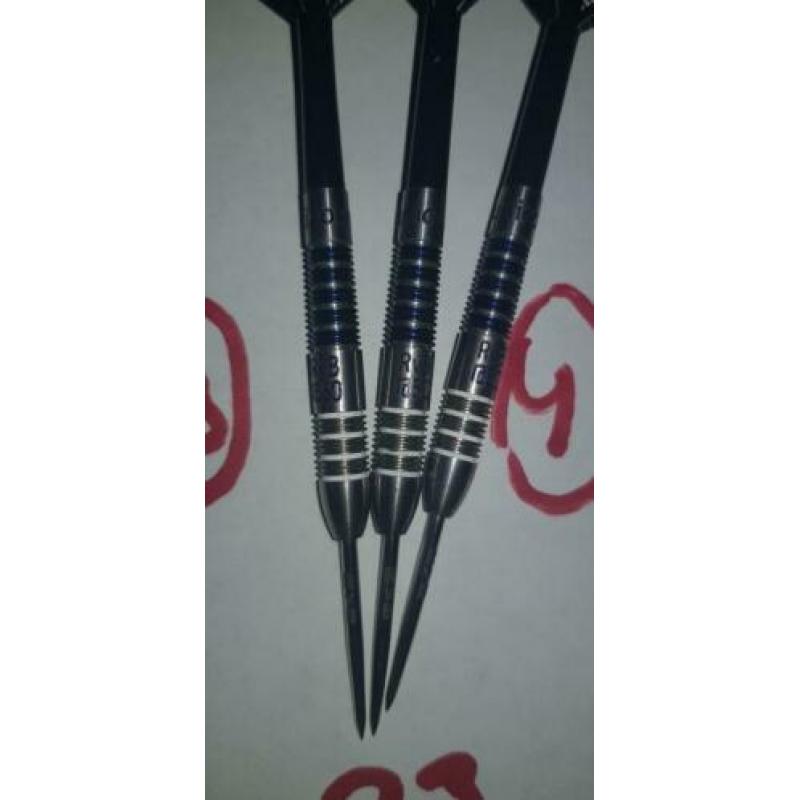 Darts accessoires te koop ! ! ! met dartpijlen en dartborden