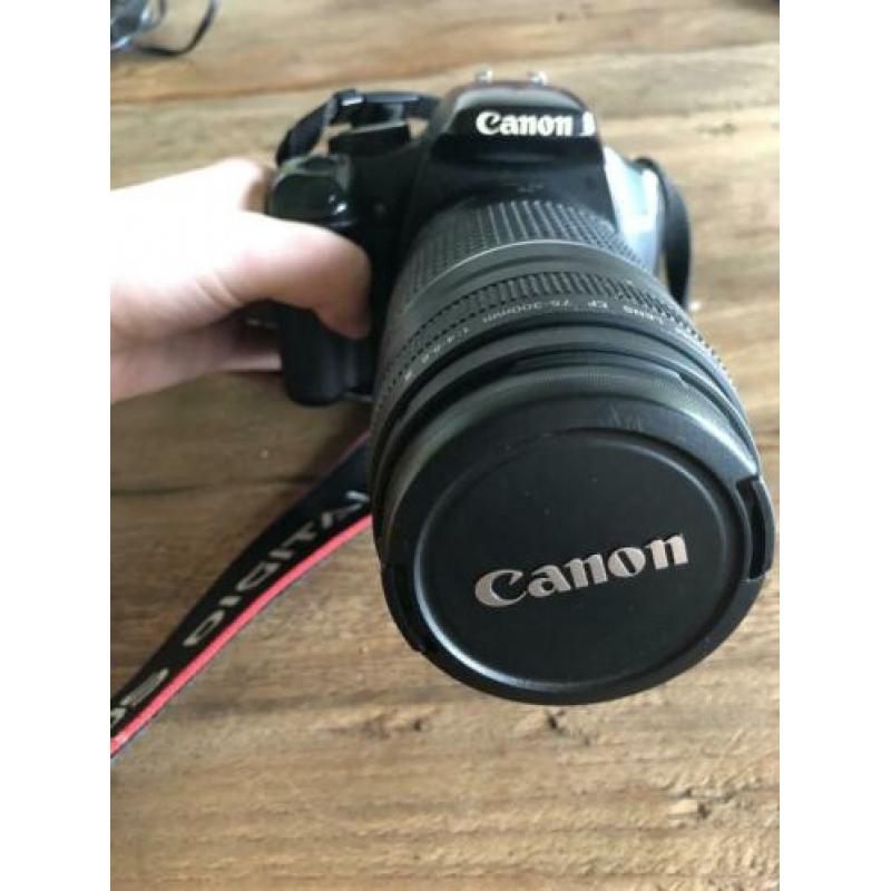 Camera Canon Eos 450D met twee lenzen