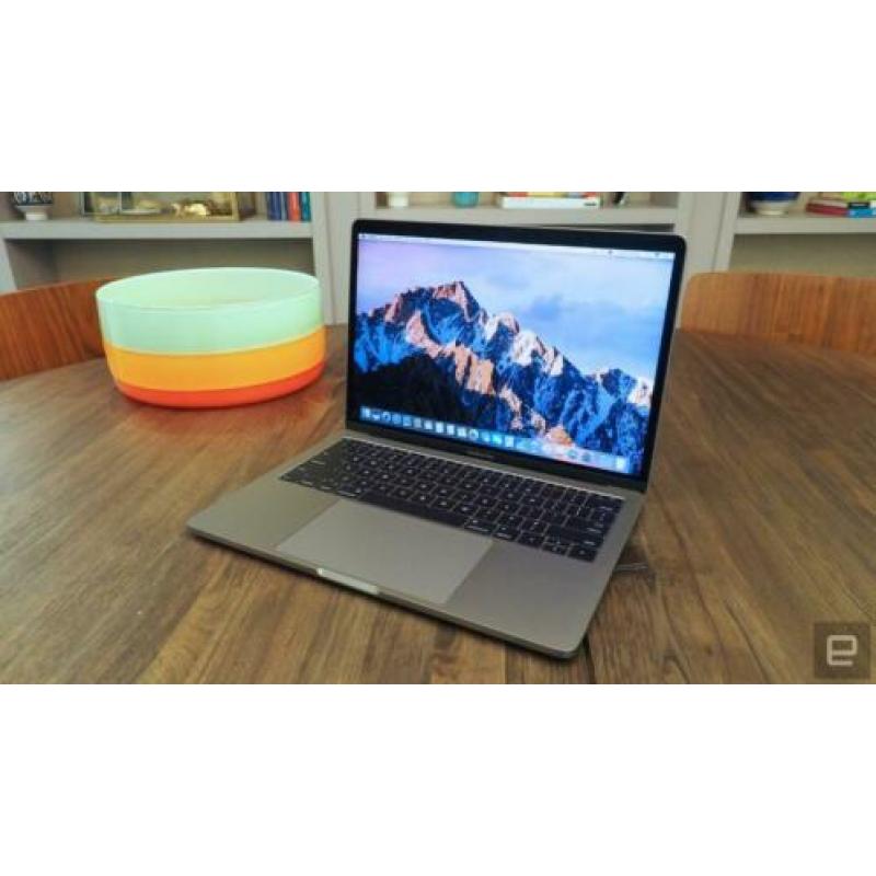 MacBook Pro 13" Touch Bar met aankoopbewijs & garantie!