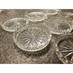 Brocante: 8 antieke glazen onderzetters