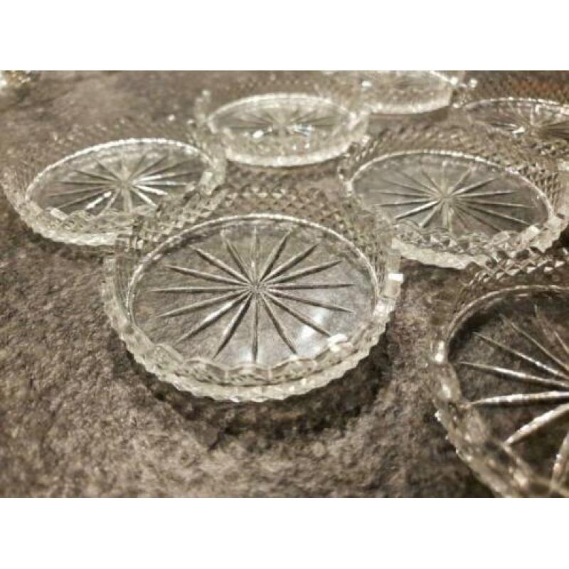 Brocante: 8 antieke glazen onderzetters