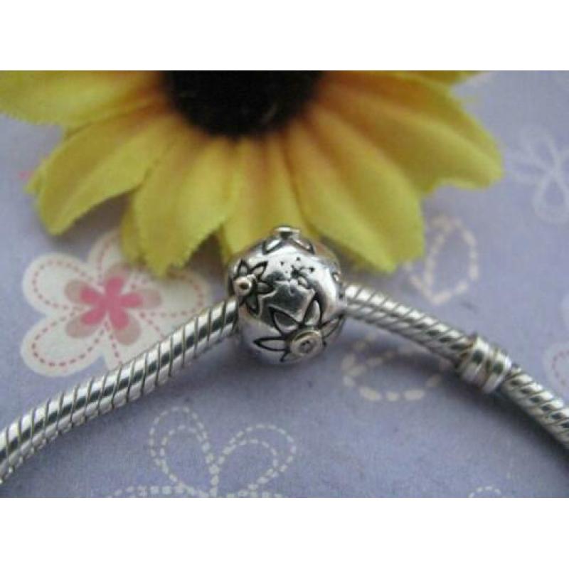 Pandora bedel met GOUD en diamant 0.02 = STARFLOWER
