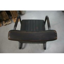 Stoere fauteuil donkerbruin kunstleer metaal industrieel