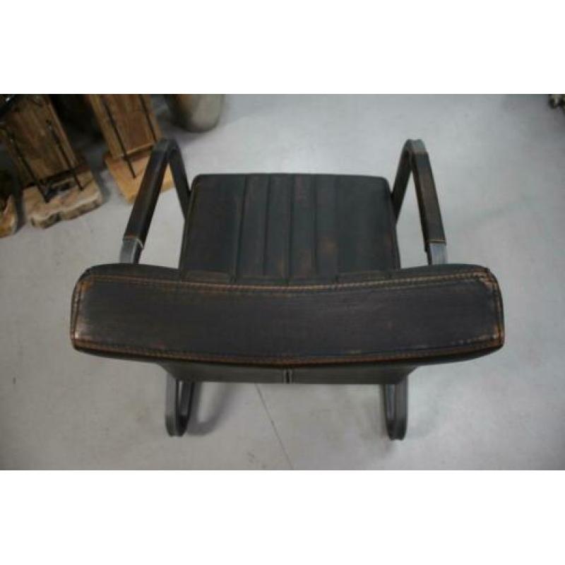 Stoere fauteuil donkerbruin kunstleer metaal industrieel
