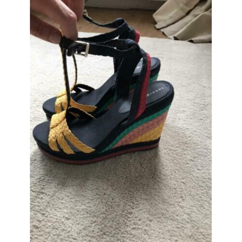 Nieuwe Tommy Hilfiger sleehakken sandalen