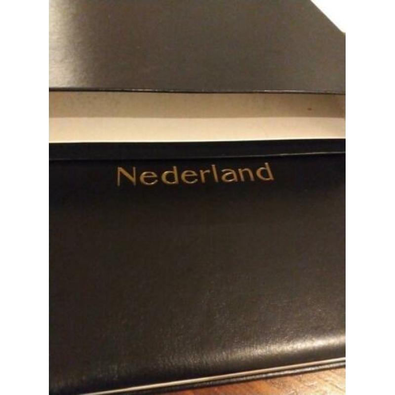 DAVO album NL velletjes II blad V 55-104, VB 18-28, VD 2,3