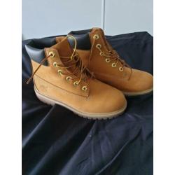 Nieuwe Timberlands mt 37 (boys) dames past ook prima