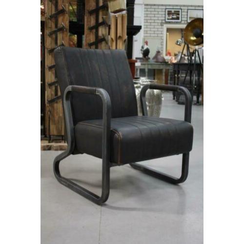 Stoere fauteuil donkerbruin kunstleer metaal industrieel
