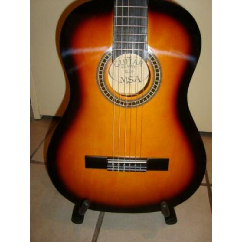 MSA 4/4 klassieke gitaar, in 3 kleuren leverbaar (nieuw)