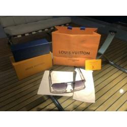 Louis Vuitton attitude zilver