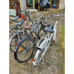 4 gebruikte fietsen. In 1 koop. Batavus, gazelle.