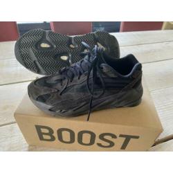 Yeezy Boost Vanta V2 maat 39 1/3