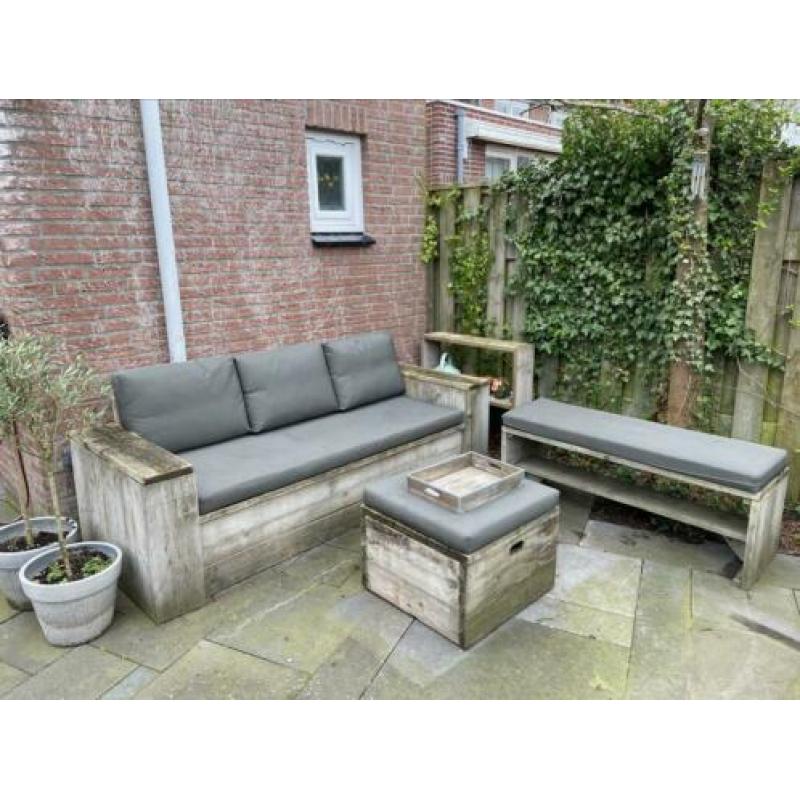 Mooie en stevige banken van steigerhout incl kussen zgan