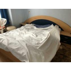Ombouw Tweepersoons bed incl 2 lattenbodems en nachtkastjes
